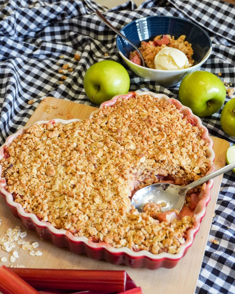 Apple and Rhubarb Crumble